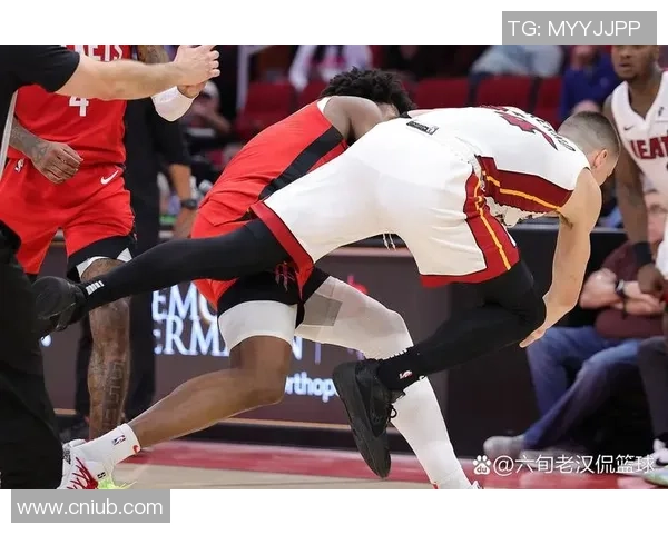 火箭季前赛精彩对决热火全场录像回放与精彩瞬间分析